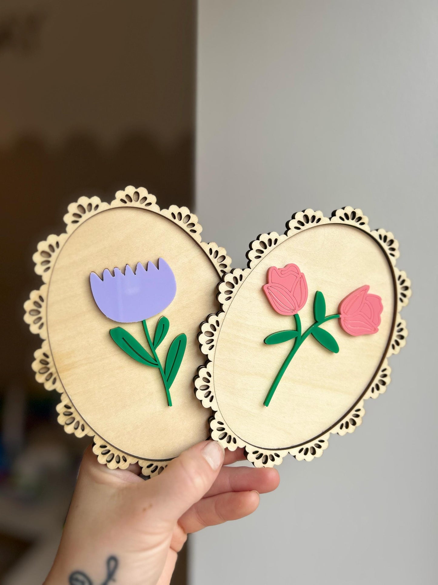 Whimsical Floral Scallop Frame – Handmade Wooden Rose & Tulip Wall Art